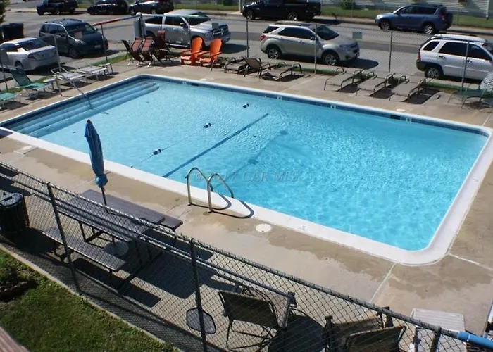 Bayside 1st Floor Oc 2 Br/1ba Pool Close To Jolly Roger/convention Center *