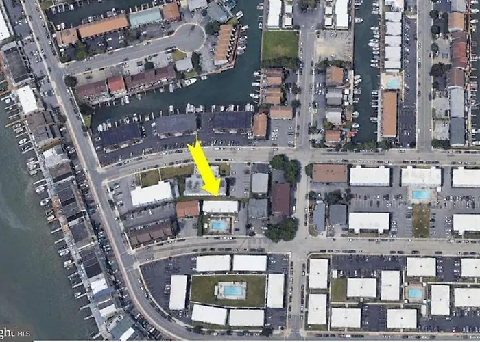 Bayside 1st Floor Oc 2 Br/1ba Pool Close To Jolly Roger/convention Center Apartment
